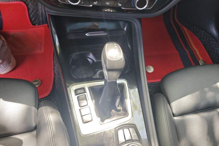 Used BMW 1 Series 2018 118i Sport Edition Gear Lever