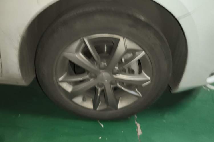 Used Geely Auto Emgrand GL 2020 1.4T CVT Luxury Model Right Front Wheel Hub