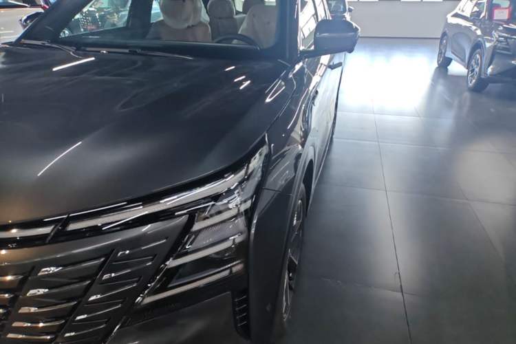 Used CHANGAN CS75 PLUS 2025 4th Generation 1.5T New Blue Whale Smart Flagship Version
