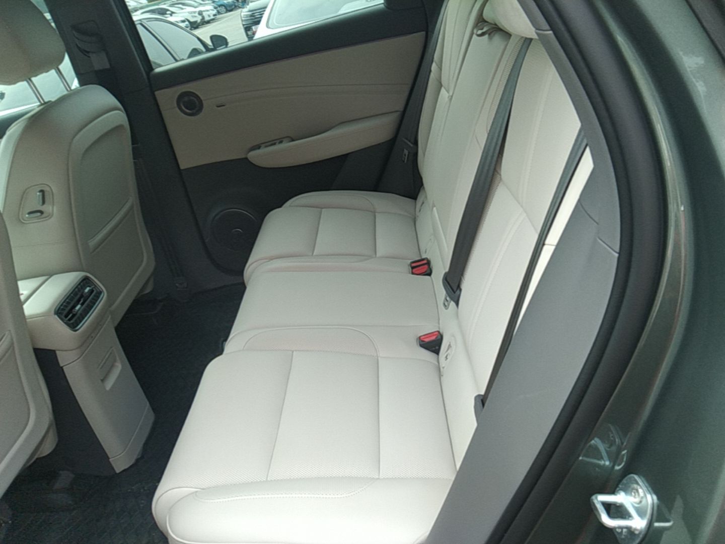 Hongqi HS6 PHEV 2026 240 Smart Hybrid Version — снимка 20