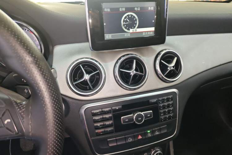 Used Mercedes-Benz GLA 2015 GLA 200 Fashion Model
