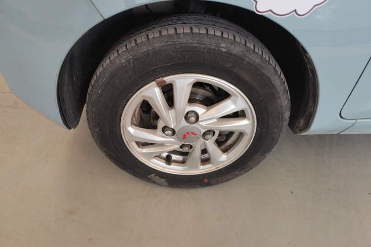 Used Wuling Hongguang MINIEV 2020 Freedom Version Lithium Iron Phosphate Left Front Wheel Hub