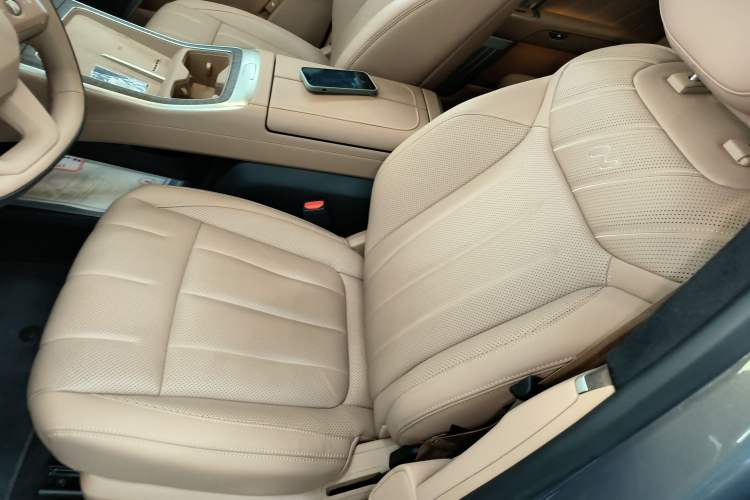 Used ONVO Luxeed L90 2025 Model—Max Six-Seater Version Left Front Seat