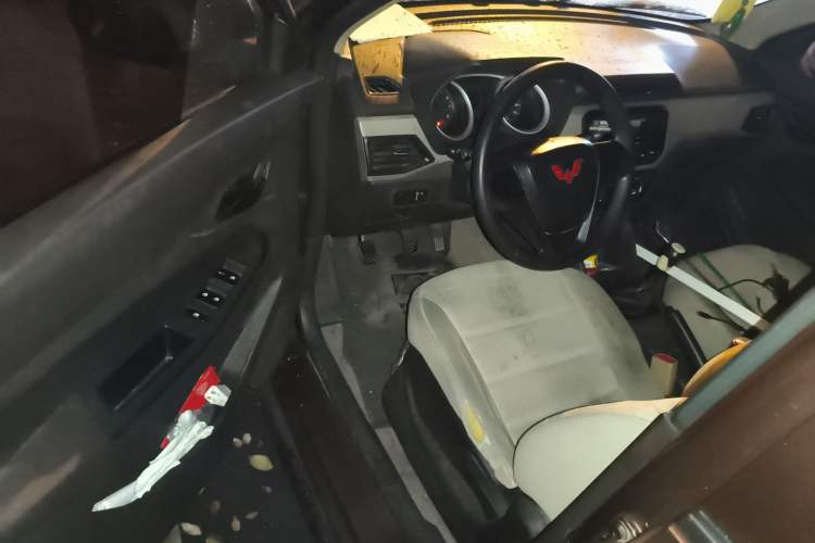 Used Wuling Hongguang 2021 1.5L S Standard Version LAR Driver Seat