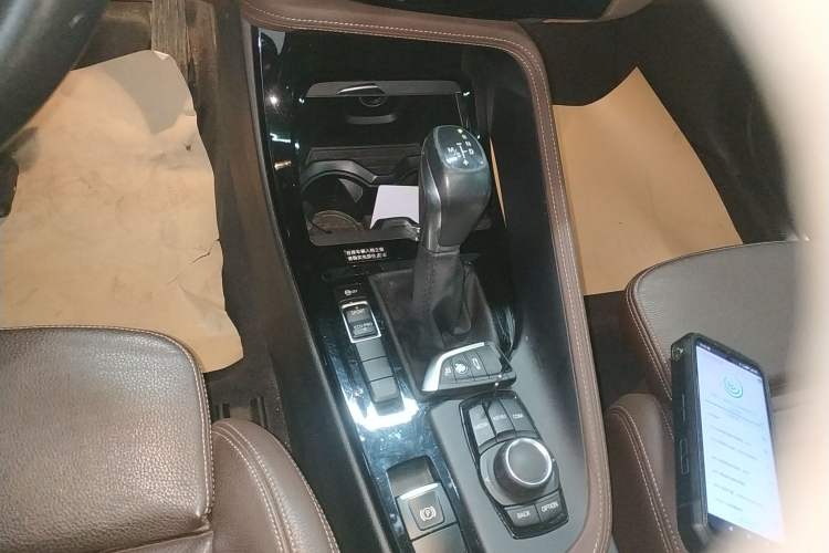 Used BMW X1 2018 sDrive18Li Luxury Model Gear Lever