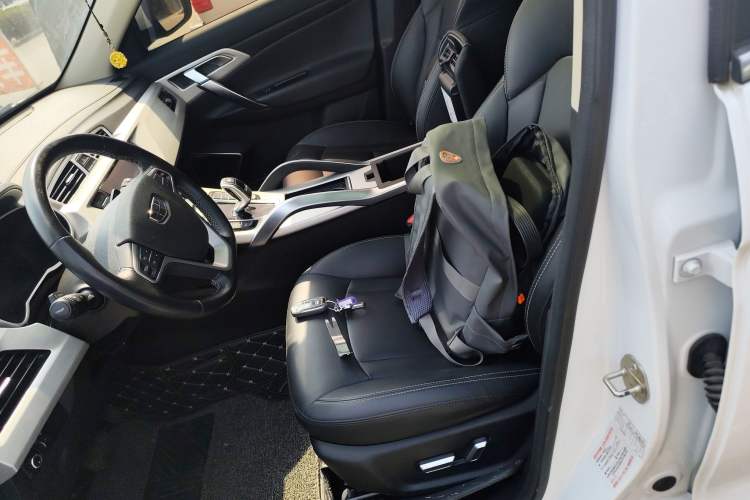 Used Geely Auto Emgrand X7 Sport 2020 1.8TD DCT Two-Wheel Drive Smart Connect 4G-Enabled Version