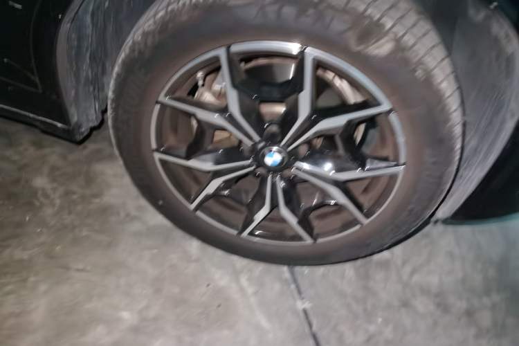 Used BMW X4 2022 xDrive 25i M Sport Package Right Front Wheel Hub