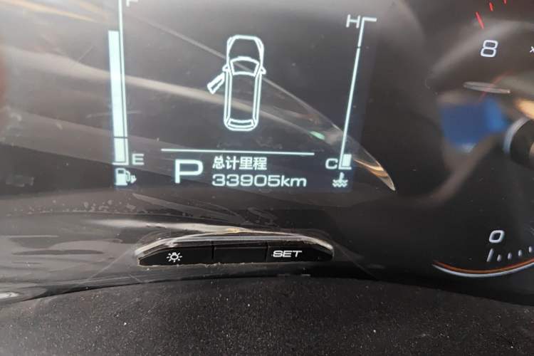 Used Wuling Jiachen 2022 1.5T CVT Smart Luxury Version Odometer Close Up