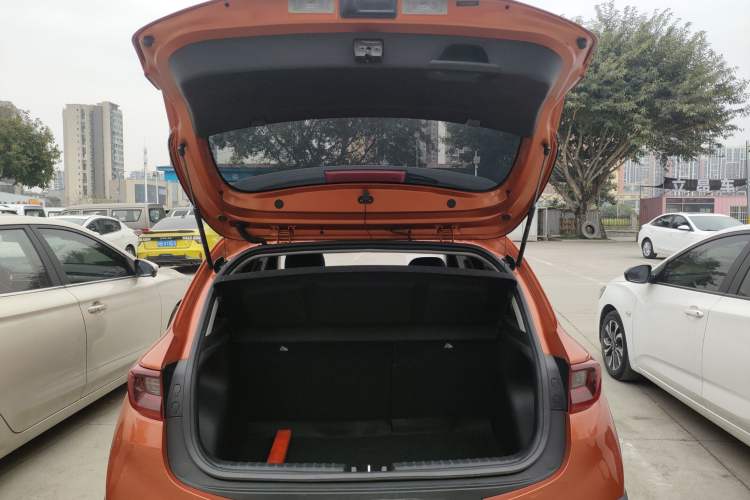 Used Kia kx1 Stonic 2019 1.4L Automatic Sport Edition China VI Trunk