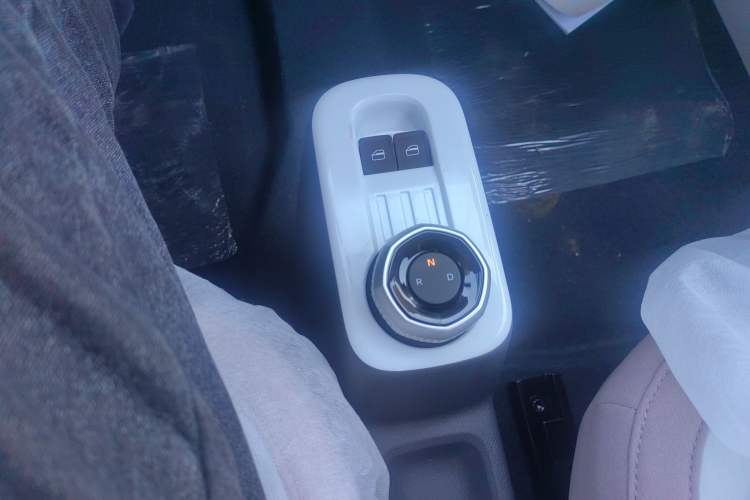 Used Geely Galaxy Panda 2025 210 km – Yuanqi Bear Gear Lever
