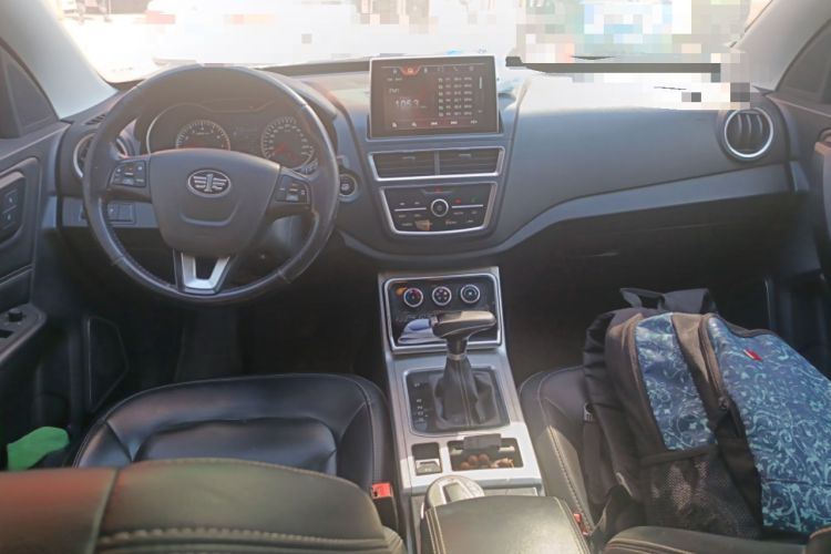 Used Bestune X40 2019 1.6L Automatic Luxury Edition China VI Center Console