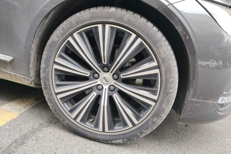 Used Volvo S90 2023 B5 Zhiyuan Luxury Edition Right Front Wheel Hub