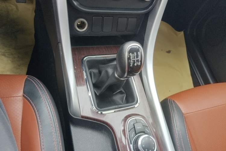 Used HYOSOW S3 2016 S3L 1.5L Manual Premium Edition Gear Lever