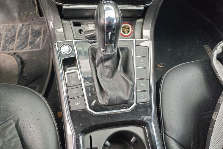Used Volkswagen Passat 2016 330TSI DSG Prestige Edition Gear Lever
