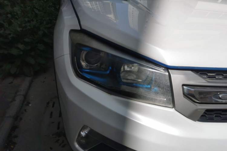 Used CHANGAN CS75 2014 2.0L Manual Luxury Version China IV Standard Exterior 6