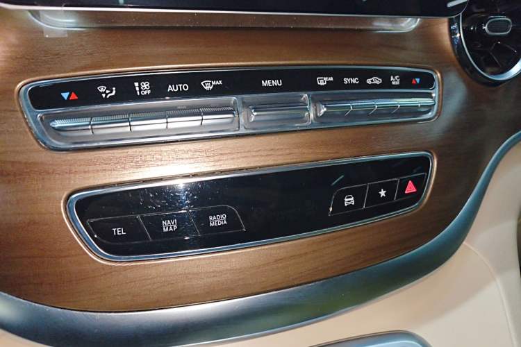 Used Mercedes-Benz V-Class 2016 V 260 Avantgarde Edition