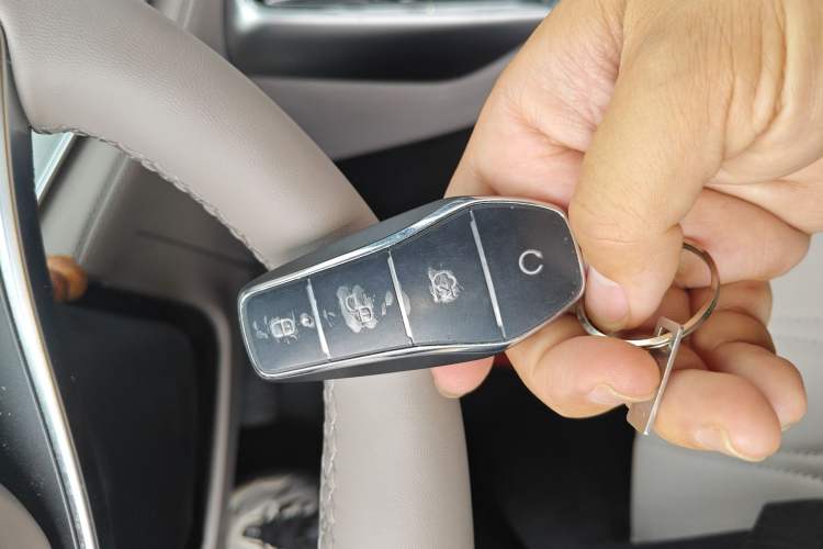 Used BYD Tang New Energy 2025 Intelligent Driving Version DM-i 115KM Flagship Edition Interior 1