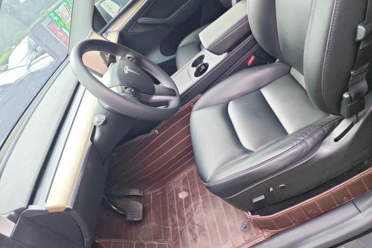 Used Tesla Model Y 2022 Long-Range All-Wheel-Drive Version
