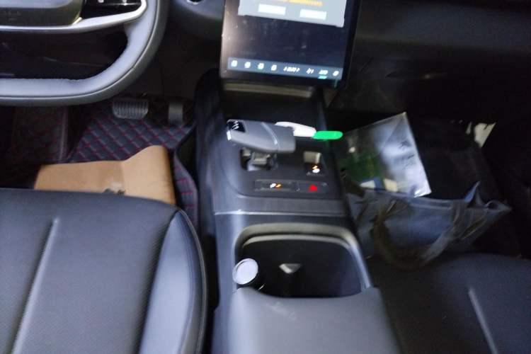 Used CHANGAN Eado DD 2023 Blue Whale NE 1.5T GDI DCT Luxury Edition Gear Lever