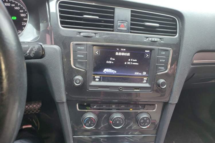 Used Volkswagen Golf 2017 230TSI Automatic Luxury Million-Vehicle Commemorative Edition
