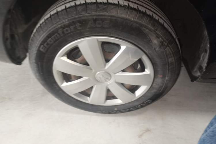 Used Volkswagen Santana 2015 1.4L Manual Fashion Edition Right Rear Wheel Hub