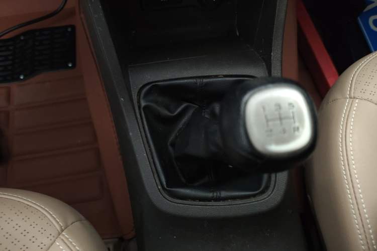 Used Wuling Hongguang 2018 1.5L S Comfort Model L2B Gear Lever