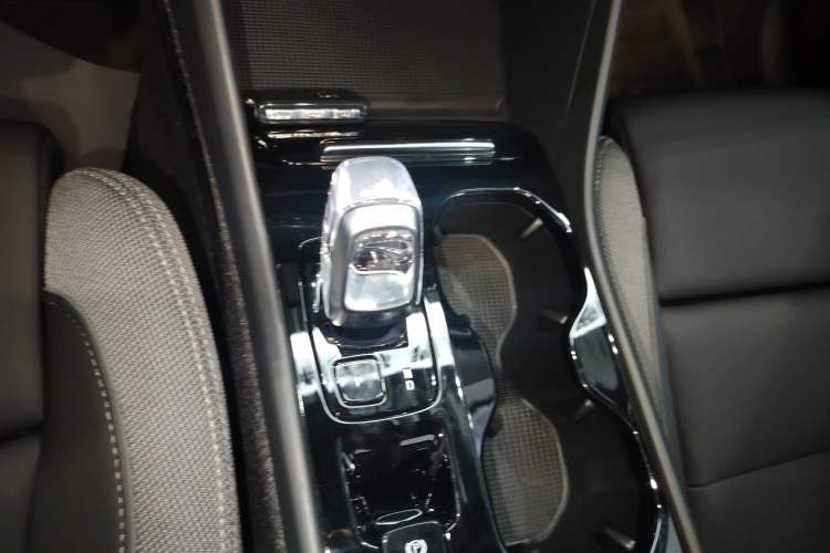 Used Volvo XC40 2023 B3 Zhiyuan Luxury Edition Gear Lever