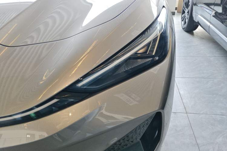 Used Volkswagen ID.UNYX 2024 Revised Pro Long-Range Version Left Front Headlight