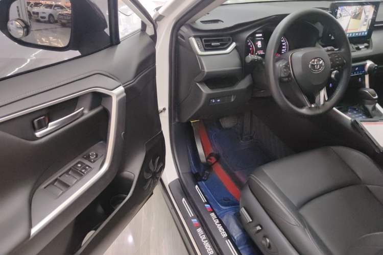 Used Toyota Wildlander 2021 2.0L CVT 4x4 Luxury Edition
