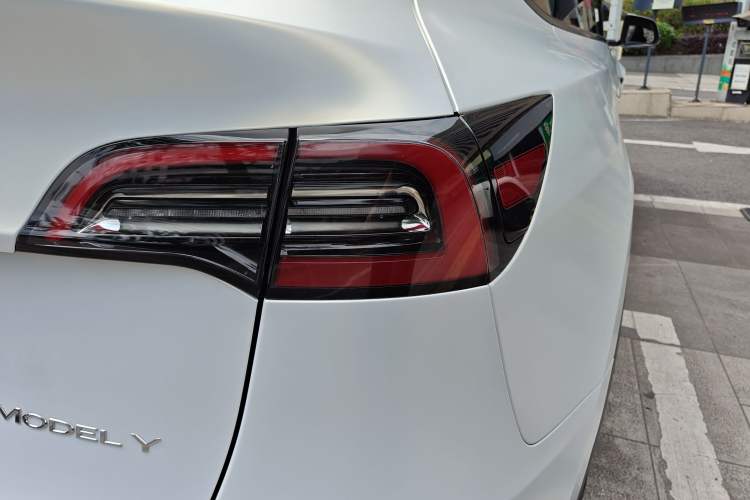 Used Tesla Model Y 2022 Revised Version Rear-Wheel Drive Exterior 3