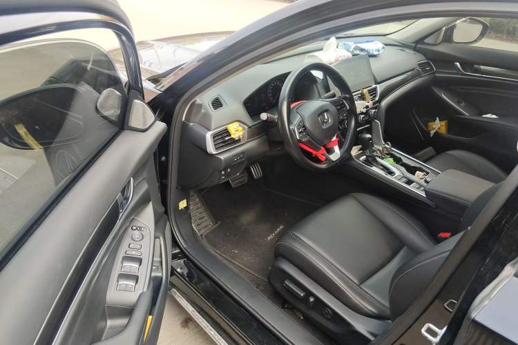 Used Honda Accord 2022 260TURBO Phantom Night · Prestige Edition Driver Seat