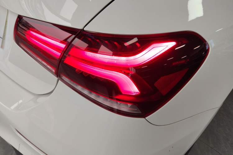 Used Mercedes-Benz A-Class 2022 Revised Version A 200 L Sport Sedan Fashionable Style
