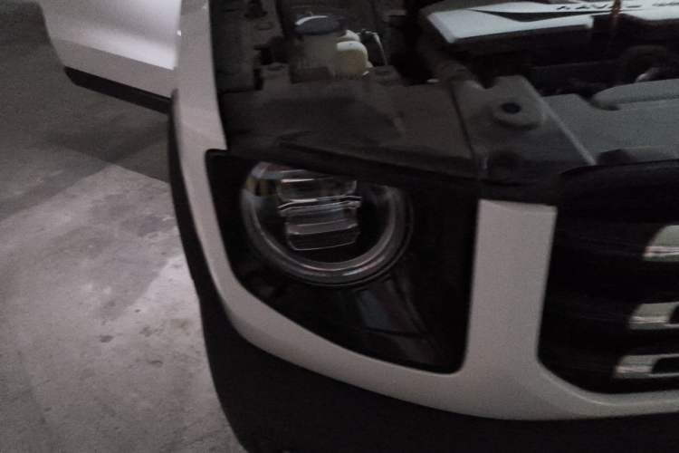 Used Haval DARGO 2021 1.5T DCT Two-Wheel Drive "Mǎquǎn" Edition Right Front Headlight
