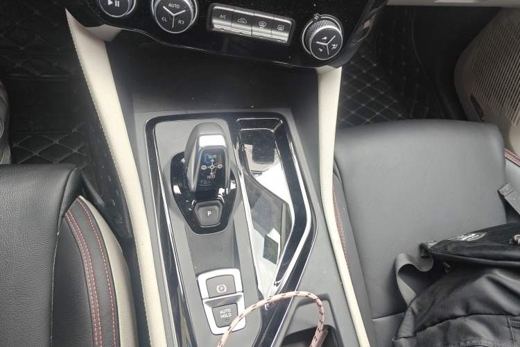 Used Lynk & Co 02 2019 1.5T DCT Two-Wheel Drive Shine Pro Edition China VI Standard
