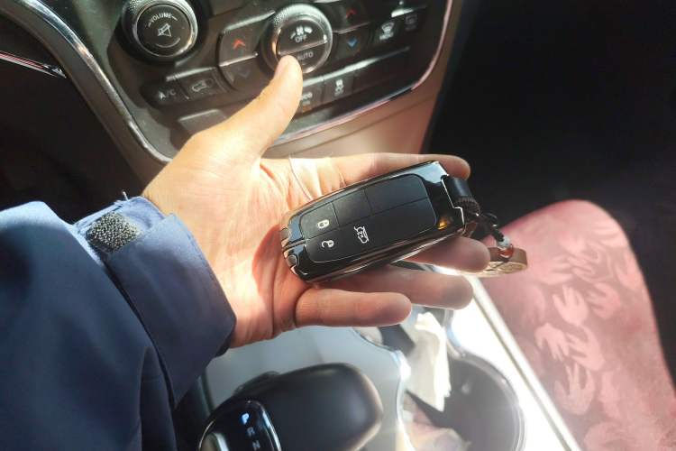 Used Jeep Grand Cherokee 2015 3.0TD Diesel Elite Navigation Edition Vehicle Key