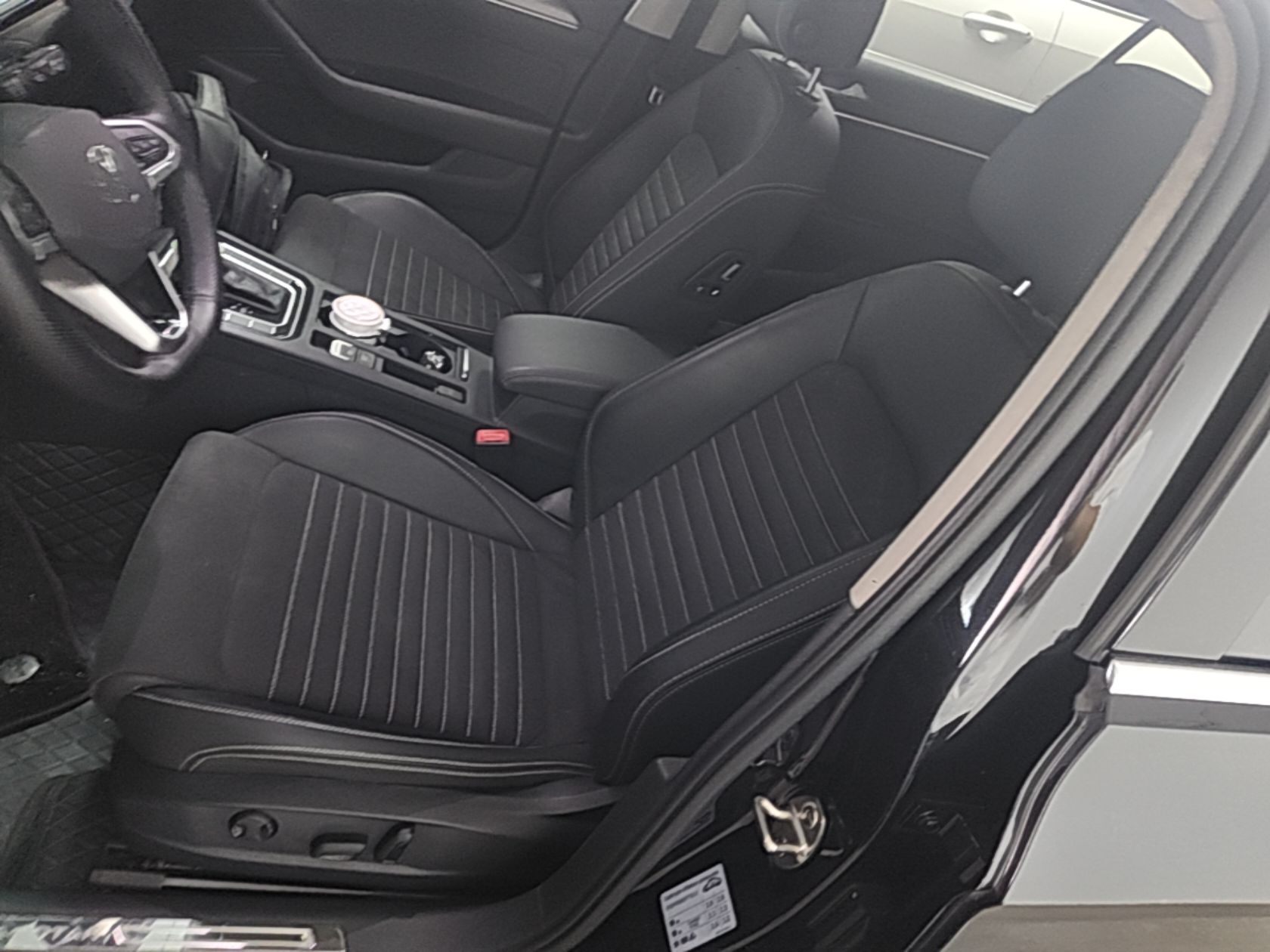 Vordere Reihe im Auto