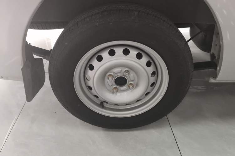 Used Kuayue Kuayue Xing V3 2023 1.3L Gasoline Standard Model 7-Seater Passenger Vehicle