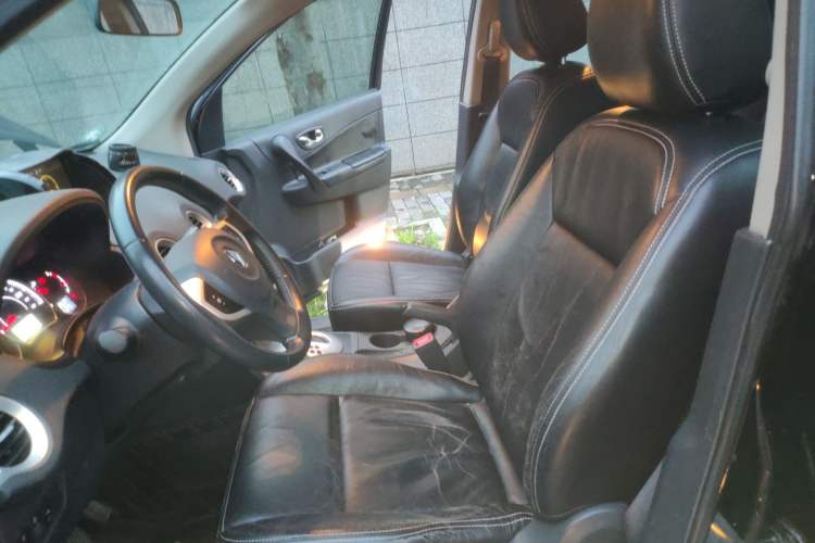 Used Renault Koleos 2013 2.5L Two-Wheel-Drive Urban Edition Left Front Seat