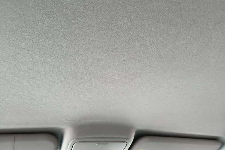 Used JMC Yuhu 7 2022 2.0T Automatic Diesel 4x4 Comfort Edition Standard Wheelbase Headliner