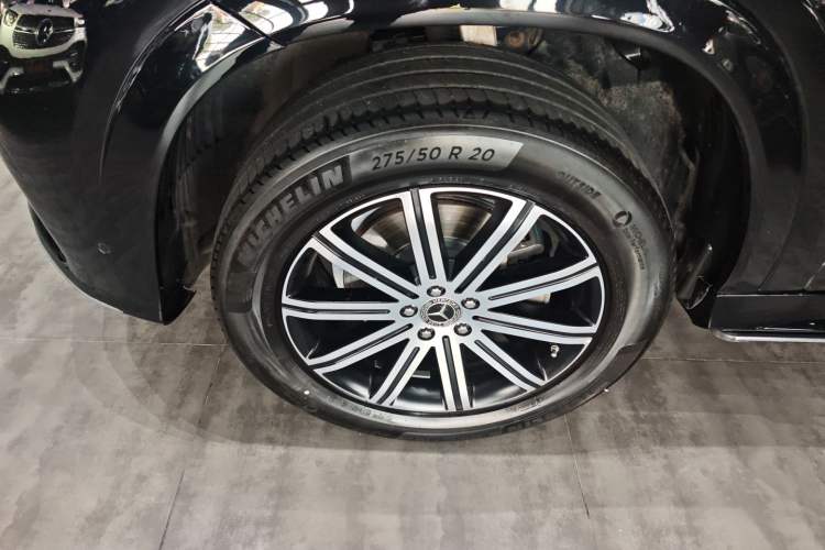 Used Mercedes-Benz GLE 2024 Refreshed GLE 350 4MATIC Stylish Edition Left Front Wheel Hub