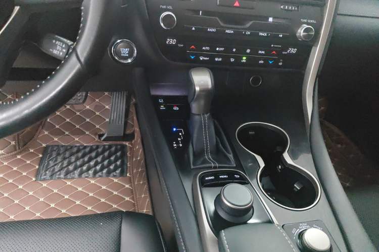 Used Lexus RX 2016 300 Two-Wheel Drive Elite Version China V Standard
