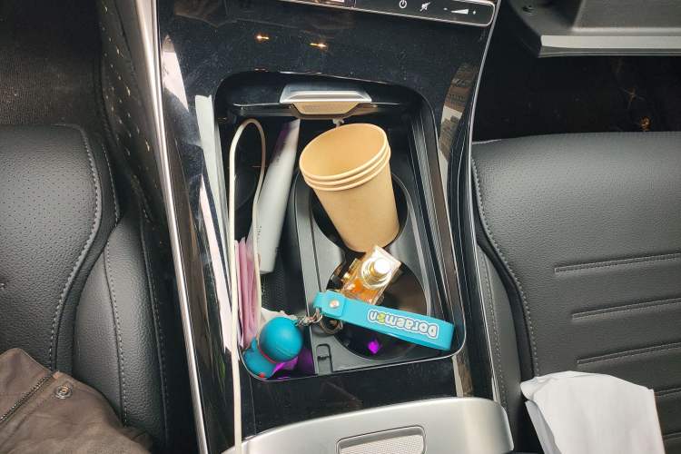 Used Mercedes-Benz C-Class 2025 Facelift C 260 L Sport Edition Gear Lever