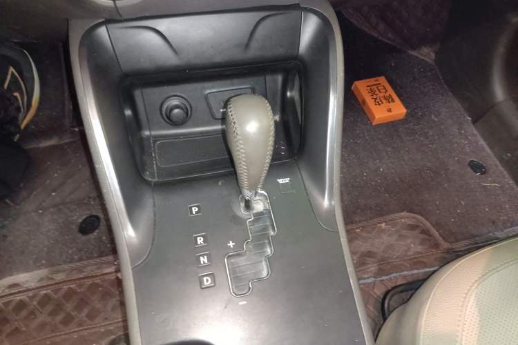 Used Hyundai ix35 2013 2.0L Automatic Two-Wheel Drive Smart GLS China IV Standard