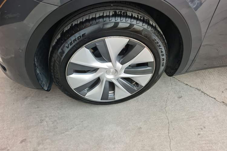 Used Tesla Model Y 2022 Long-Range All-Wheel-Drive Version