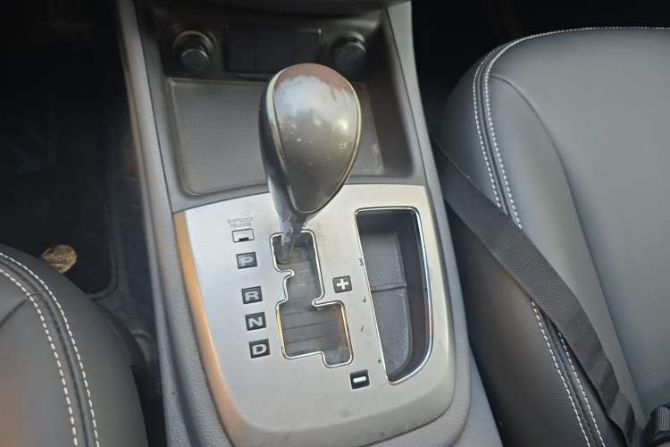 Used Hyundai Santa Fe Classic 2012 2.4 Comfort Edition 5-Seater Two-Wheel Drive