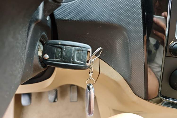 Used Wuling Hongguang 2014 1.5L S Comfort Model Vehicle Key