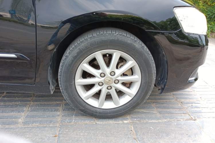 Used Toyota Camry 2011 240G Luxury Anniversary Edition Right Front Wheel Hub