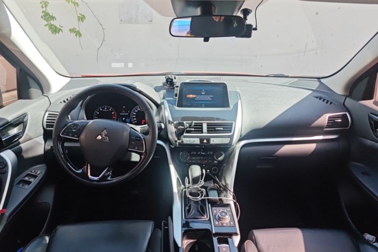 Used Mitsubishi Eclipse Cross 2018 1.5T CVT Two-Wheel Drive Belief Edition Center Console