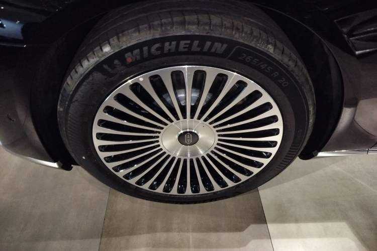 Used Hima S800 2025 Model, Pure Electric Starlight Premium Edition, 5 Seats