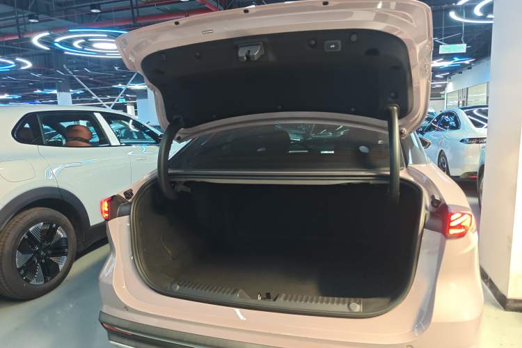 Used Geely Galaxy L6 2024 125km Creative Edition